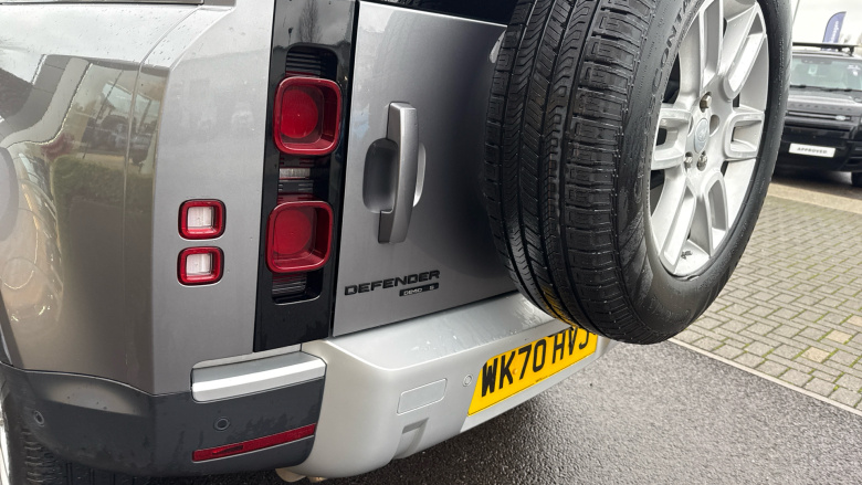 Land Rover Defender 2.0 D240 S 110 5dr Auto Diesel Estate